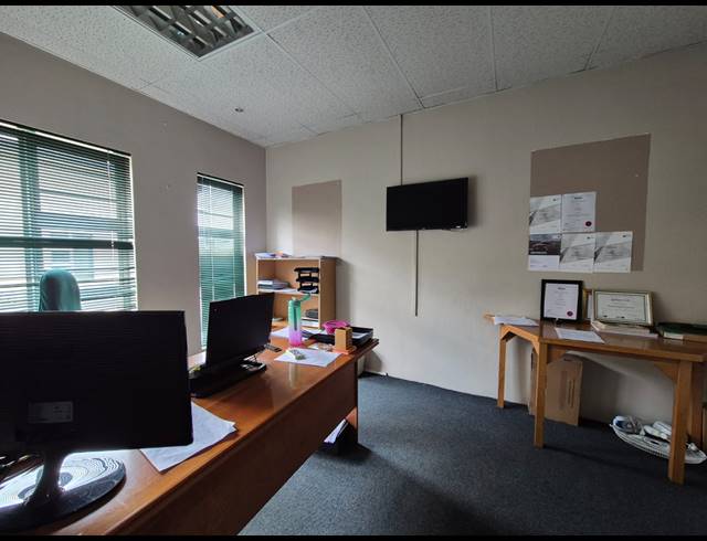 1,505M² BUSINESS TO LET IN VAALPARK
